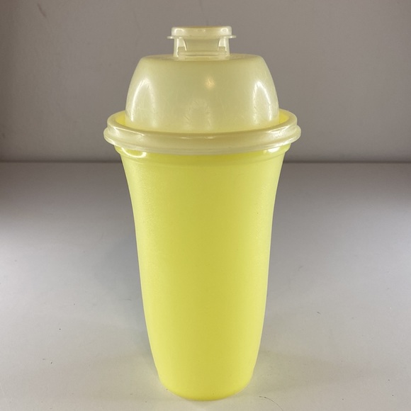 VINTAGE TUPPERWARE QUICK SHAKE GRAVY MIXER #844-2 YELLOW 16OZ - Picture 3 of 12
